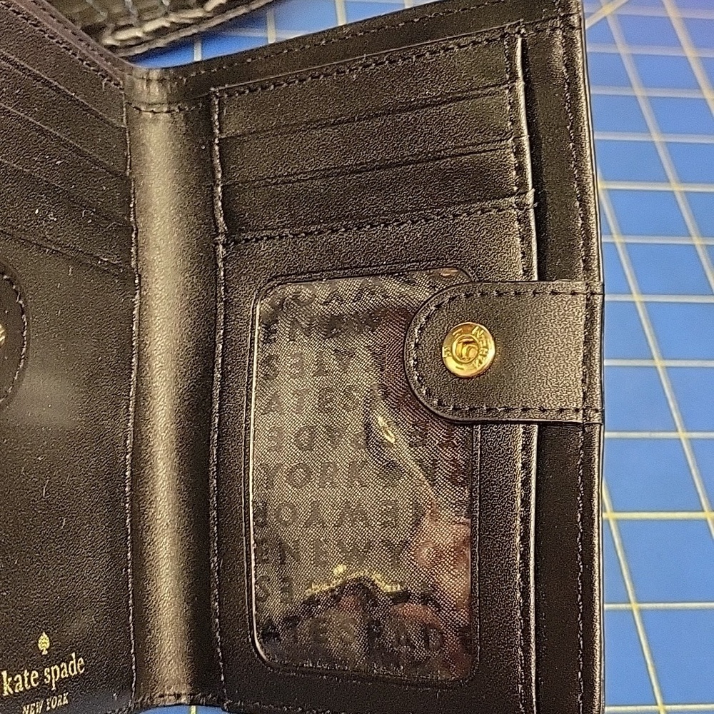 Kate Spade Patent Black Card Holder Wallet 5.5" x 4" x 0.5" Preowned - Picture 5 of 13
